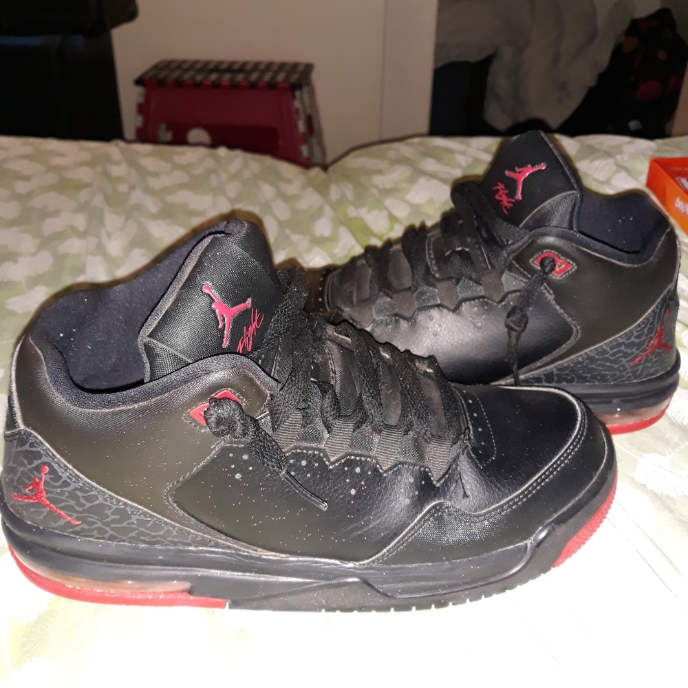 Shoes - Picture 2 of 4